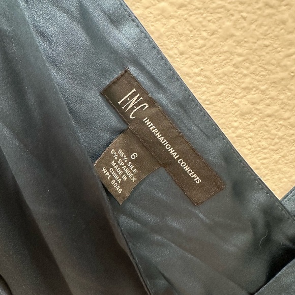 INC Silk Blend Sleeveless V-Neck Satin in Deep Teal Green Macys spring blouse - Picture 3 of 4